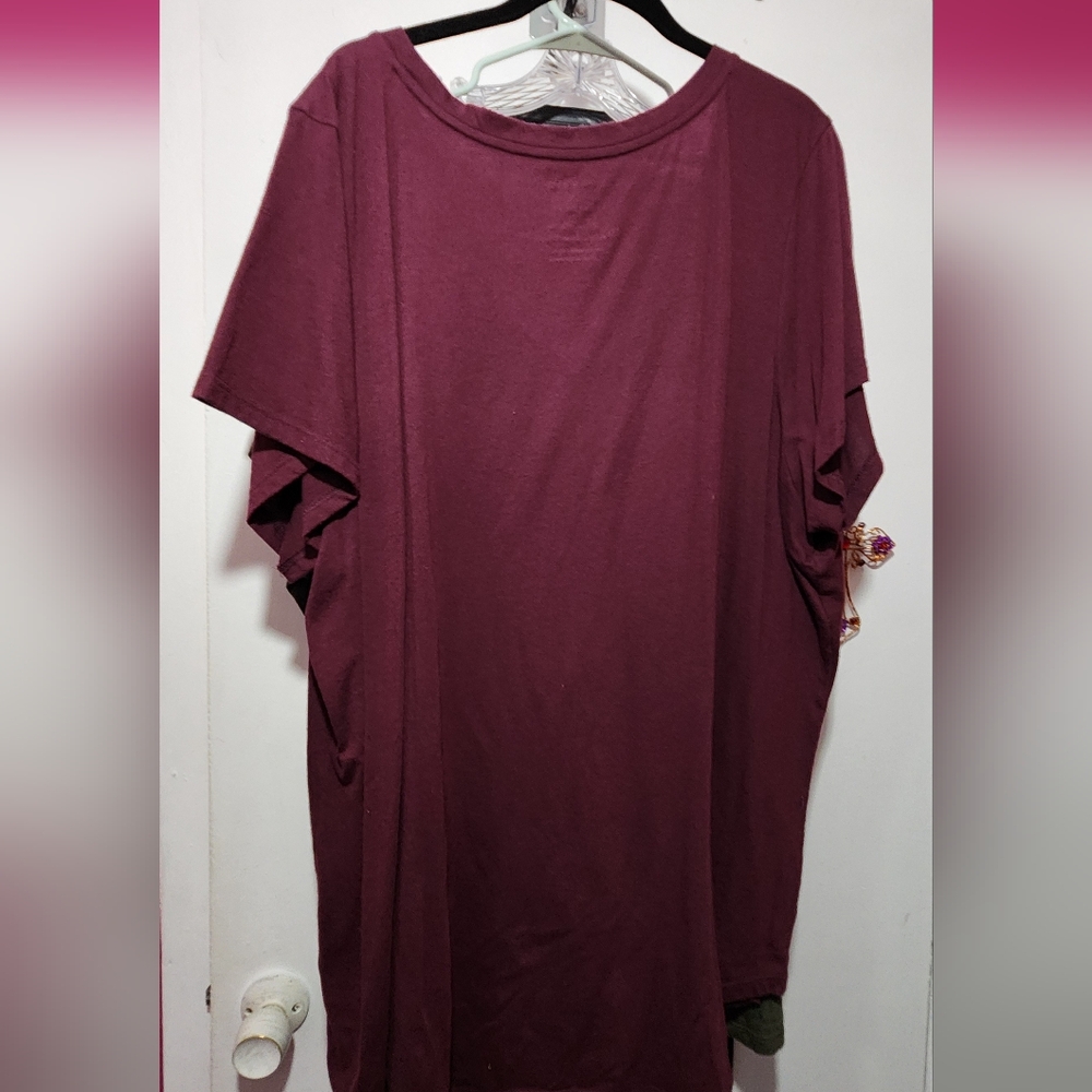 Torrid V Neck - Picture 3 of 3